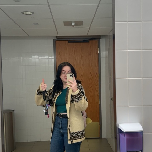 Meet your Posher, Amanda - Picture 1 of 1